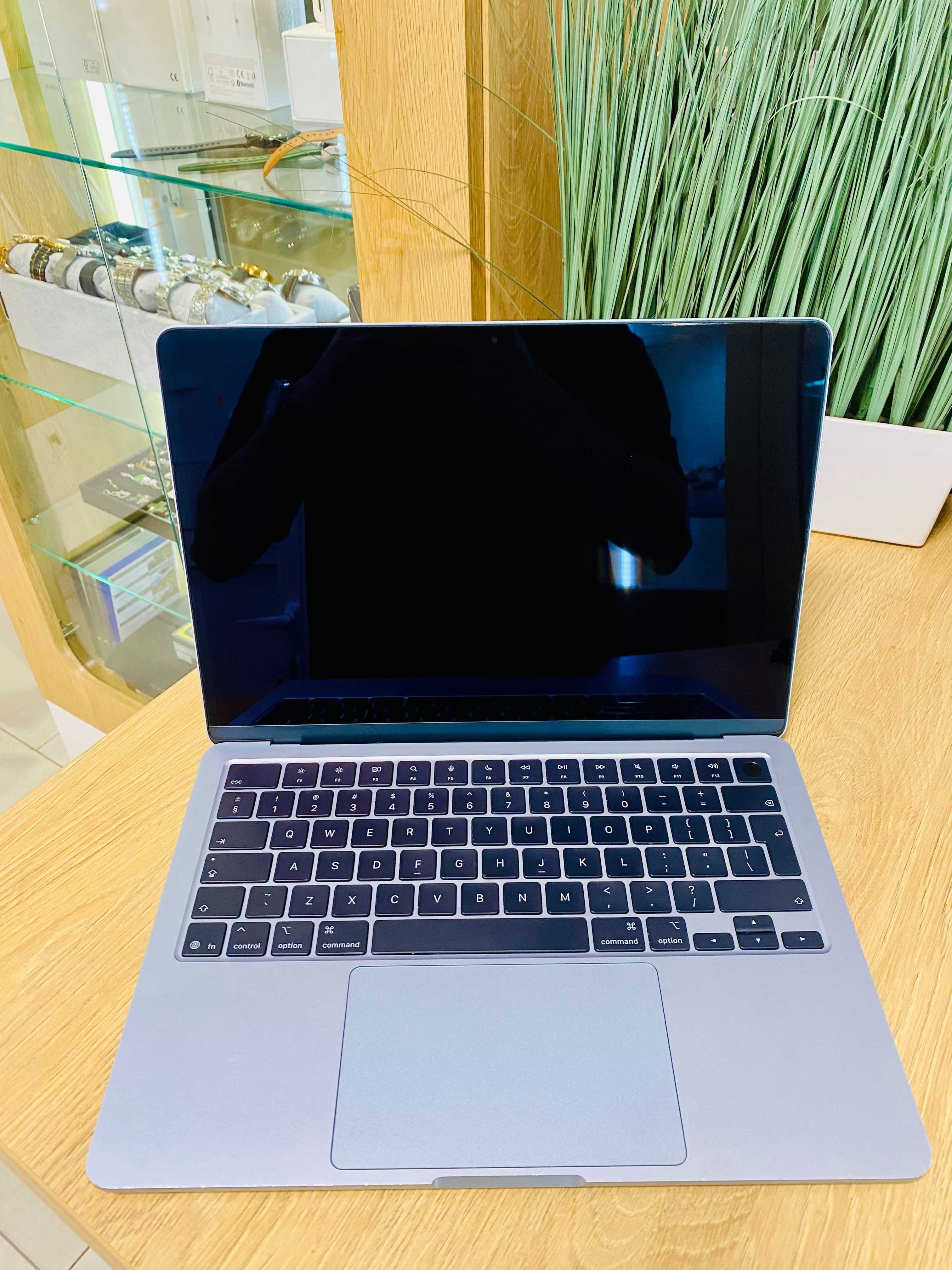 Apple MacBook Air 13" 2025, Apple M4, 16GB RAM, 256GB, Sky Blue, 100% BH