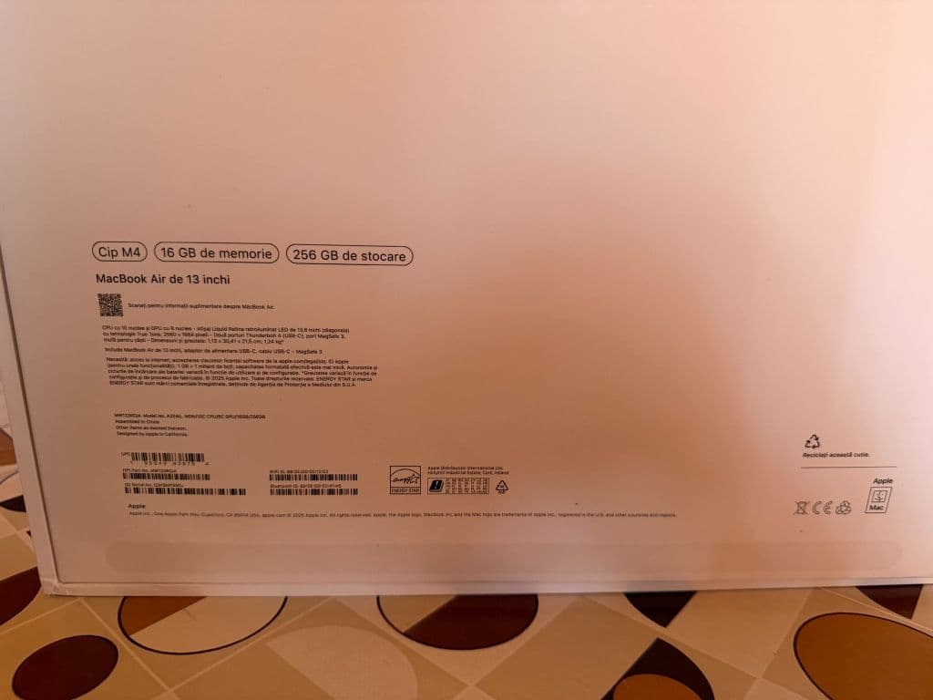 Продавам Apple MacBook Air 13” M4 – Space Gray