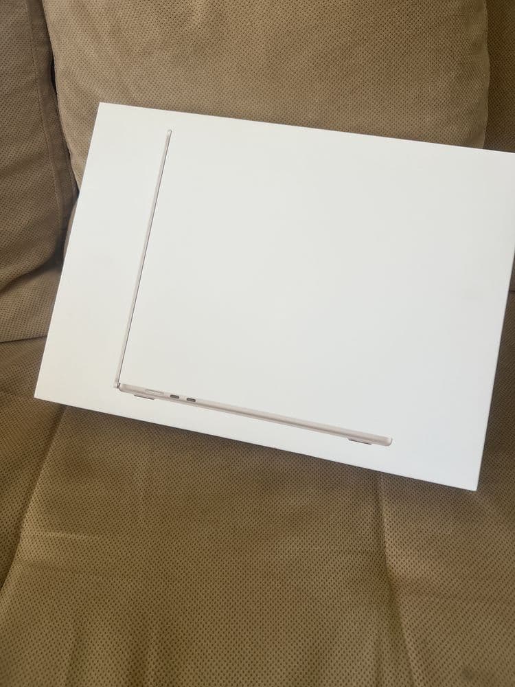 Apple Macbook Air M5 CHIP starlight 2025