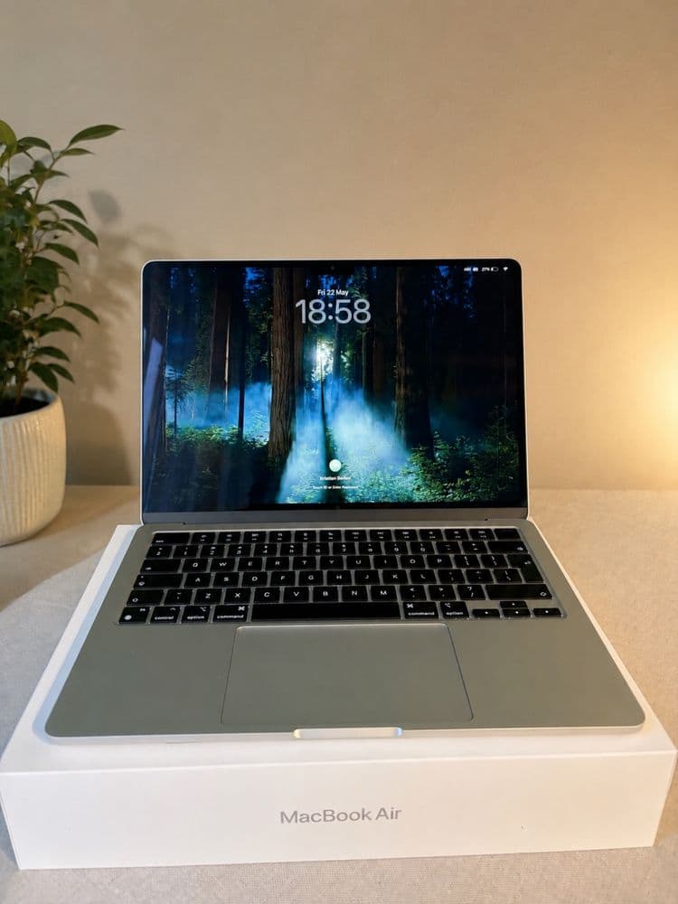 MacBook Air M3 13” 2024 / 16GB RAM /512gb sss/ 100% Battery