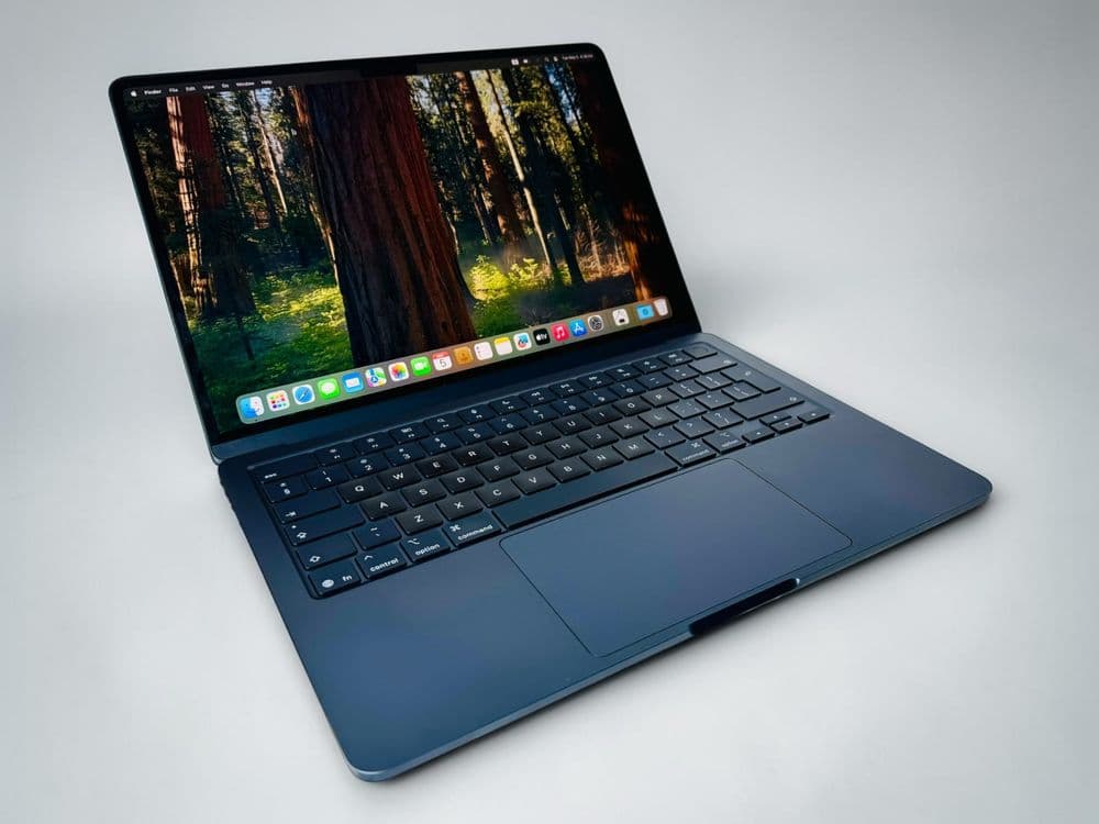 Лаптоп Apple MacBook Air 13" M4 10C/10G 24RAM 512SSD Midnight 100% Батерия! Гаранция!
