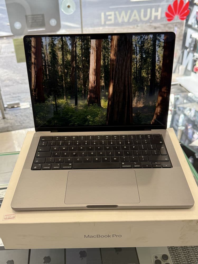 MacBook Pro 14 M3 512SSD като нов!
