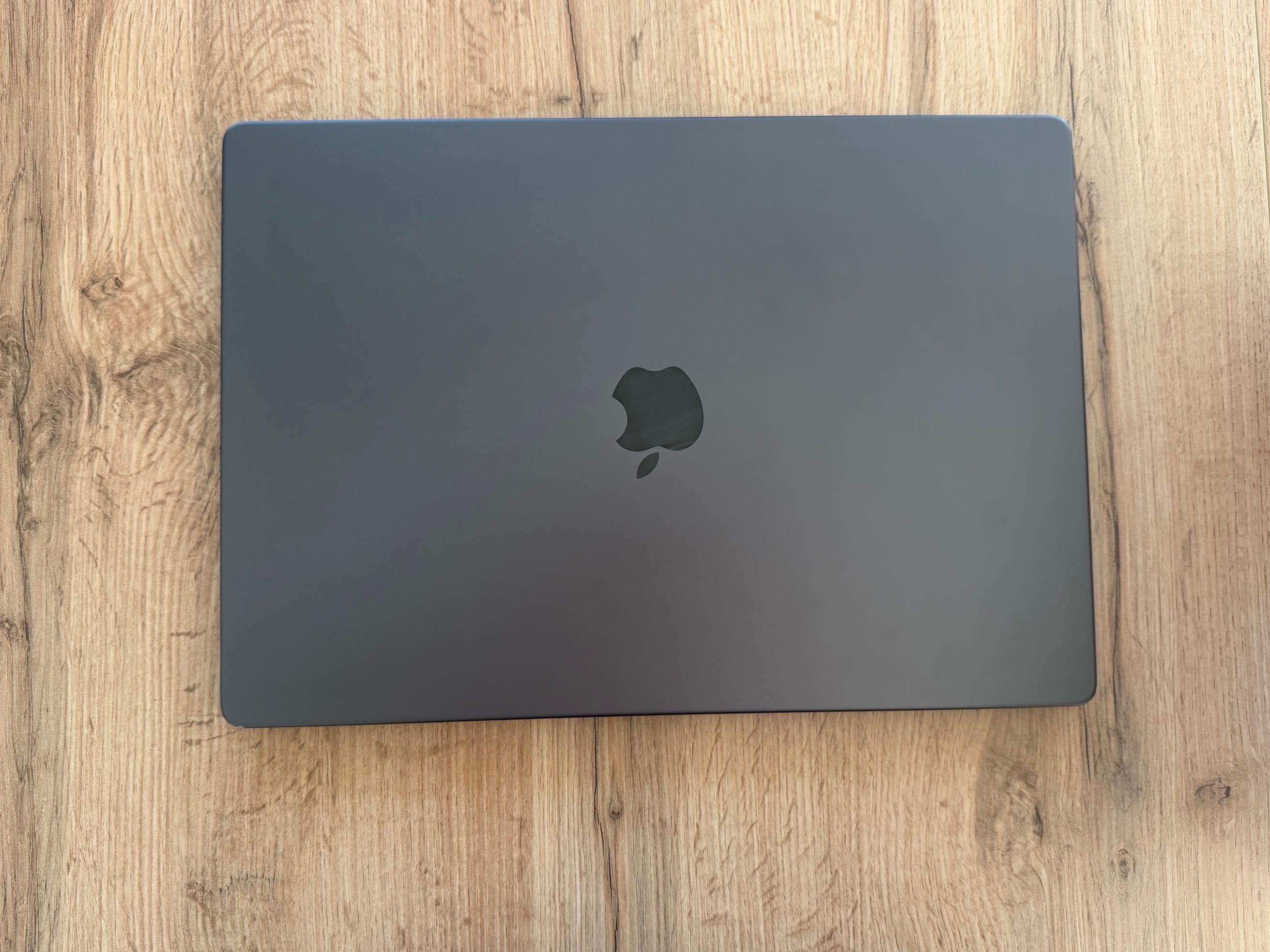 MacBook Pro 16" M4 PRO Chip 14-CPU/20-GPU/48GB RAM/512GB SSD