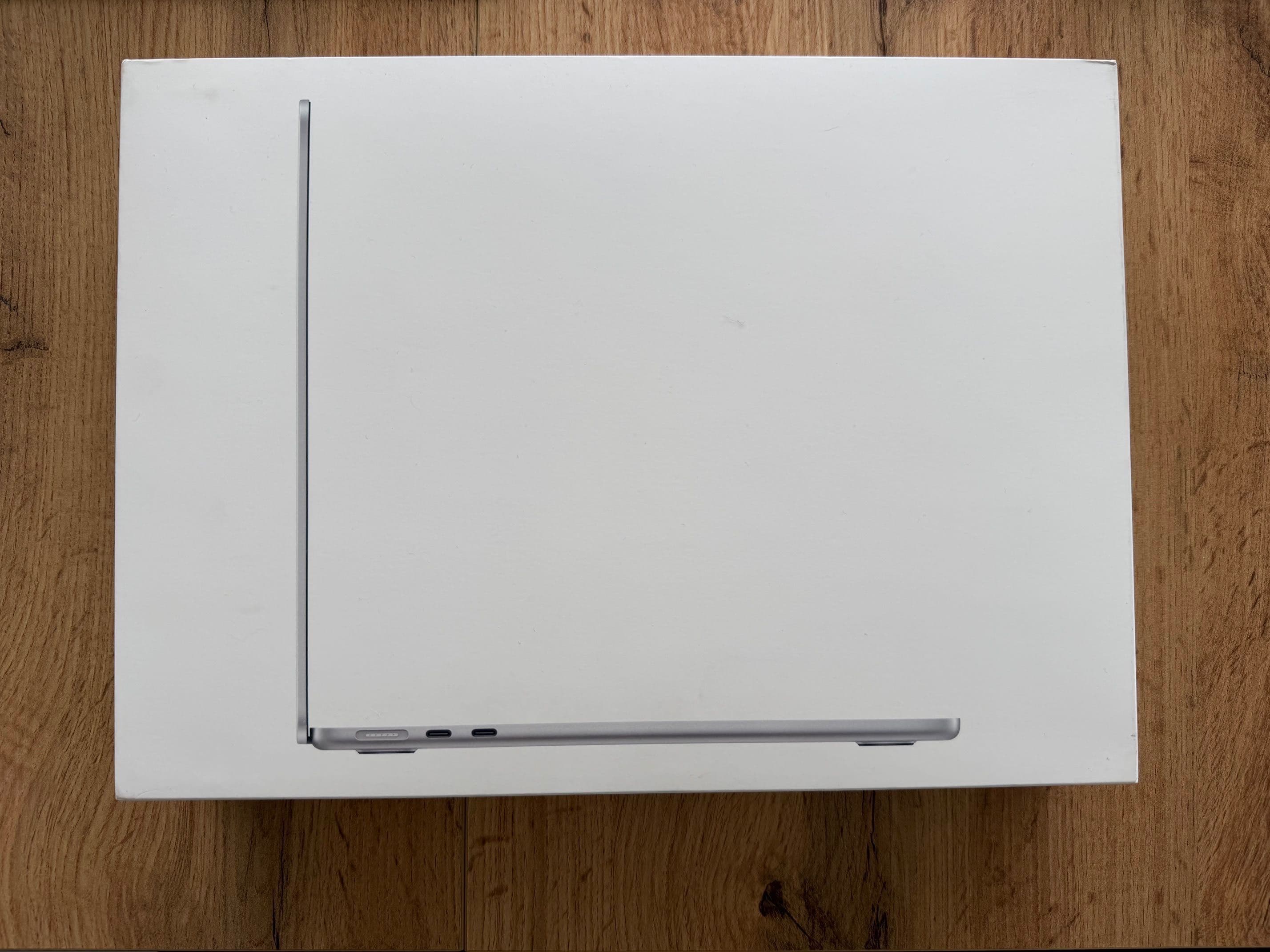 ЧИСТО НОВ MacBook Air 13" M5 Chip 10-CPU, 8-GPU, 16GB RAM, 512GB SSD
