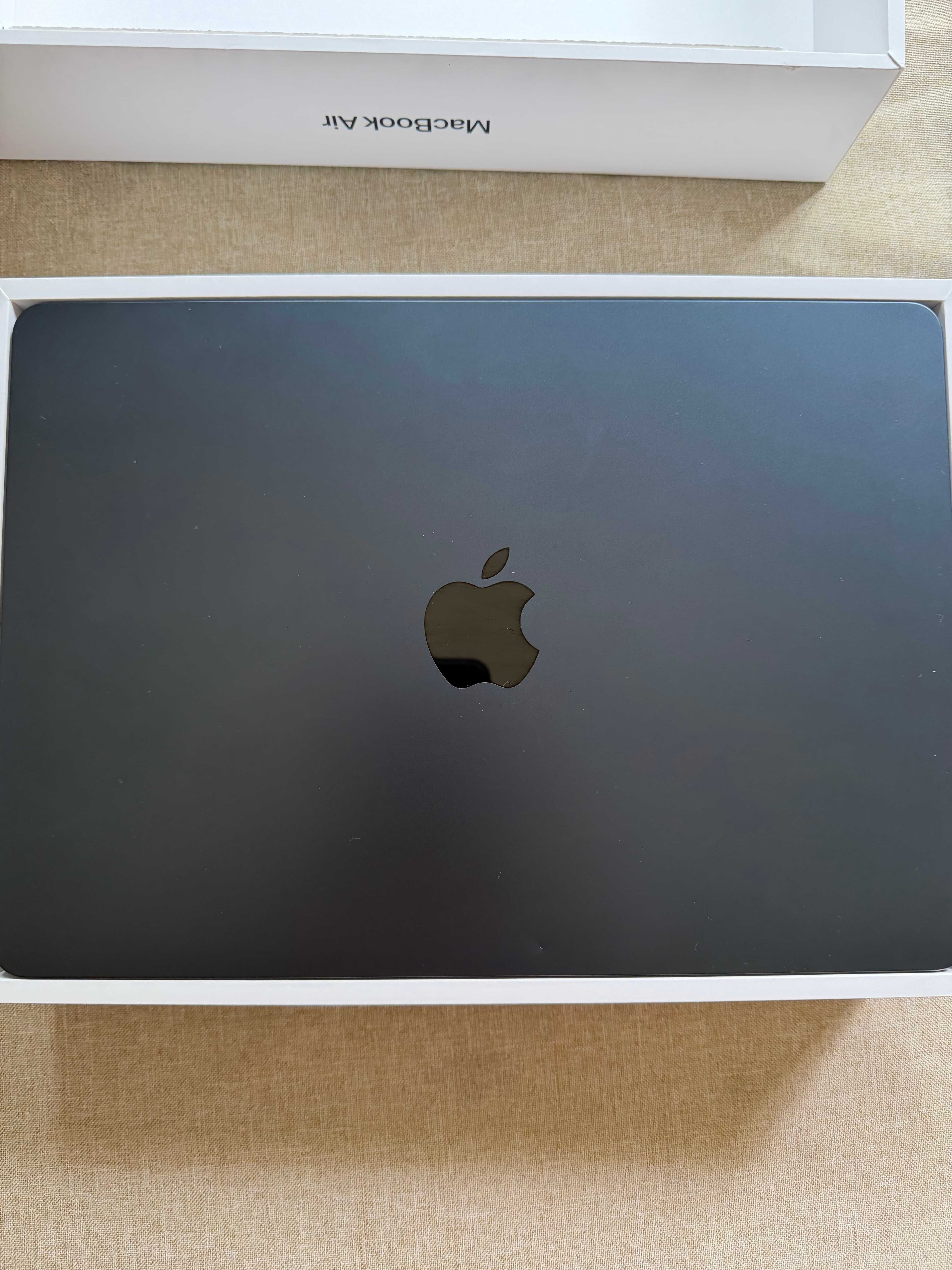 Macbook air М3 13, 256 gb, ram 8, капацитет на батерията 95 %, година 2024